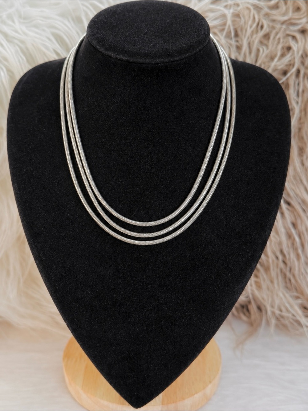 Elegant vintage aged Silvertone three strand slinky Necklace